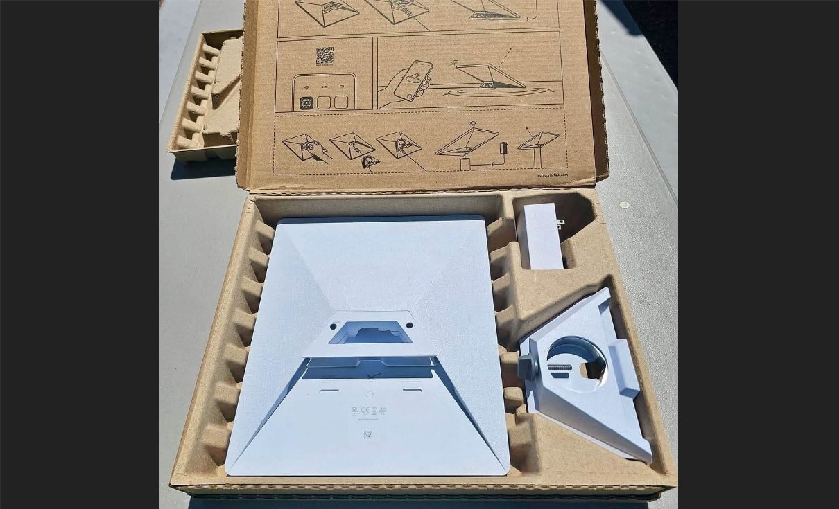  A Starlink Wi-Fi standard kit in a box with the top opened